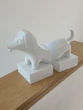 🆑️Jonathan Adler White Ceramic Dachshund Bookends - Decorative Home Accent